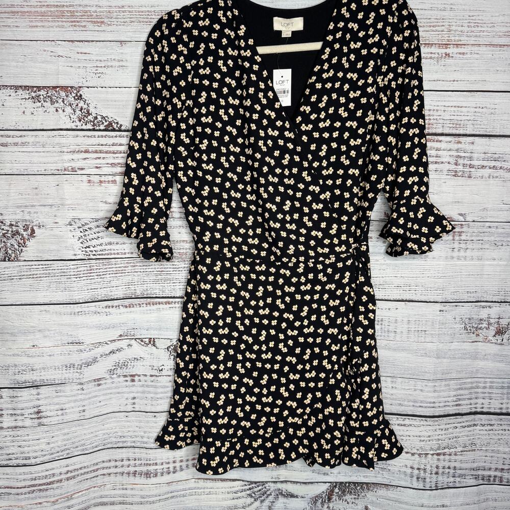 LOFT Outlet Black Floral Wrap Dress Women’s Size 0 NWT Ruffle Hem 3/4 Sleeve - Picture 2 of 4